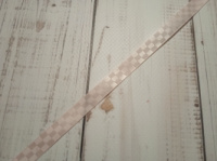 Стрічка атласна з малюнком шахматка. Колір світло-рожевий Розмір: 1 см