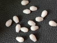 Хрустальные бусины «капля» Размер-  4*6 мм. Цвет - бежевый матовый с переливом. Цена указана за 1 шт