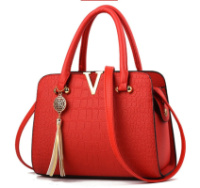Качественная женская сумка на плечо Красный
