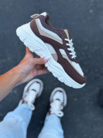 Жіночі кросівки