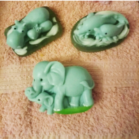 Сувенирное мыло Мама и малыш (Дельфины/Слоны/Бегемоты)