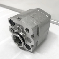 Шестеренний гідравлічний насос Hydro-Pack 10C8X302 (8 см3, 150 бар, 200 об/хв)