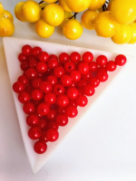 Пластиковые бусины 6 мм / красный / 10 грам (прим.100 шт)
