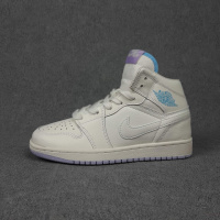 Nike Air Jordan 1 молочні з бузковим