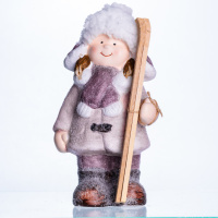 Новогодняя фигурка Девочка с лыжами из фарфора 12×8×23 (см) новогодний декор для дома, квартиры, офиса CR-5-1