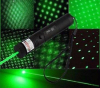 Cамый мощный зеленый лазер (Green laser pointer) потребляемая мощность более 2000 mW. Эта мощная лазерная указка одна из