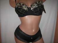 Комплект чорний з золотом: бюстгальтер анжеліка чашка С і трусики