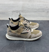 Чоловічі кросівки весна/ літо нубук + тексильна сітка   бежеві