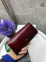 Натуральна лакована шкіра. Бордо - на магнітах - яскравий, великий, жіночий гаманець високої якості - 19х10 см (1423)