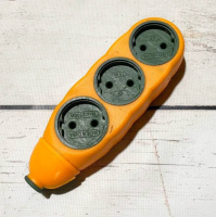 Колодка удлинителя двусторонняя на 6 гнезд / 9755