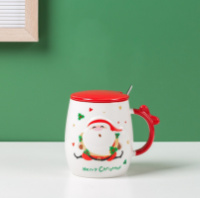 Кружка с крышкой и ложкой Дед Мороз на шпагате 5684 420 мл