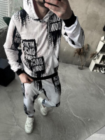 Стильний чоловічий білий спортивний костюм з написами