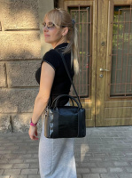 Чорна - крокодиловий принт - стильна, молодіжна сумочка на блискавці зі знімним ремінем  (0567-3)