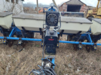 ​Сівалка Kinze 3000 8 рядкова