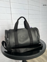 Чорна - спортивно-дорожня сумка з великими кишенями по бокам та з довгим ремінем в комплекті (5174)