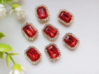 Стразовый декор. Размер 19×15 мм. Цвет - красный. Цена указана за 1 шт