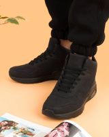 Чоловічі зимові чорні кросівки на шнурівці