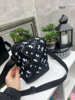 АКЦІЯ! Аrm - чорна тканинна сумочка на одне відділення на блискавці (5117)