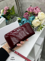 Натуральна шкіра. Бордо - вмісткий і практичний жіночий гаманець на блискавці, зверху - лак, 20х10 см (1292)