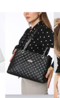 Жіноча сумка стьобана великого розміру чорного кольору