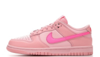 Жіночі кросівки Nike Dunk Low GS Triple Pink (36-40)