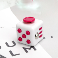 Кубик антистресс Fidget Cube 14125 3.5х3.5х4 см белый с розовым