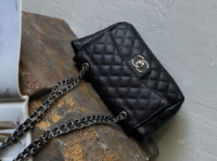 Жіноча сумка Chanel структурна  чорна