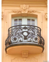 Кованый французский балкон