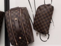 Жіноча косметичка Louis Vuitton Dopp Kit коричневий в клітку