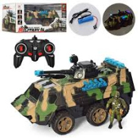 Дитячий ігровий танк БТР FN001 на радіокеруванні, з фігуркою солдата, звук, світло