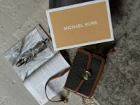 Сумка Michael Kors Jessie Small Signature Crossbody Bag коричневий