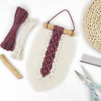 Набор макраме для ручного вязания гобелена настенного декора «Лист» 26х15см для рукоделия и творчества красный