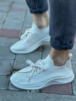 Жіночі кросівки