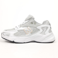 New Balance 725 білі з сірим та пудрой