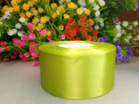 Атласная лента 4 см. Длина рулона 23 м. Цвет светло оливковый