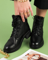 Жіночі зимові чорні черевики на підборах