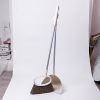 Набор веник и совок на длинной ручке для пола 25×25×95 (см) Белый HP-45-1W