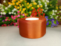 Атласная лента 4 см. Длина рулона 23 м. Цвет светло коричневый