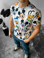 Біла чоловіча комфортна футболка з яскравим дизайном