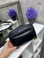 Універсальна та стильна сумочка-слінг (бананка) з додатковими кишенями (5164)