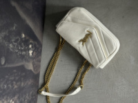 Жіноча сумка Yves Saint Laurent Loulou leather bag Medium білий