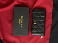 Гаманець Coach Quilted Leather Zip Around Long Wallet чорний