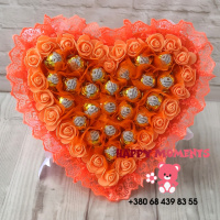 Букет з цукерок у формі серця на день закоханих 8 березня, подарунок для дівчини жінки