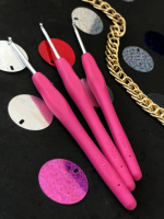 Крючок с силиконовой ручкой. Размер 3 мм. Цвет в ассортименте