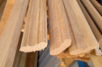 Плинтус деревянный узкий 3м