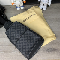 Сумка-слинг Louis Vuitton Avenue Damier Graphite