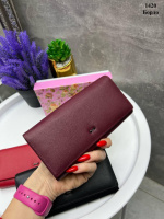 Натуральна шкіра. Бордо - на магнітах - стильний та великий гаманець преміум якості у фірмовій коробці - 19х10 см (1420)