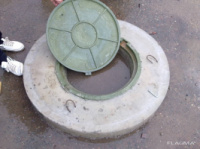 Бетонная крышка для колодезных колец