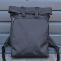 Рюкзак ролл-топ из ткани. Цвет: черный