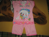 Комплект піжама на дівчинку футболка і бриджі рожевий в смужку розмір 10